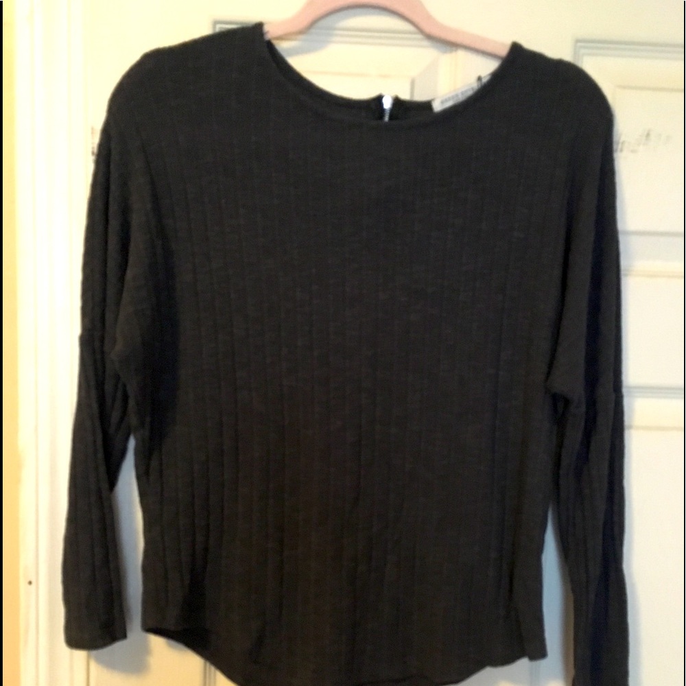 Grey quarter sleeve tee